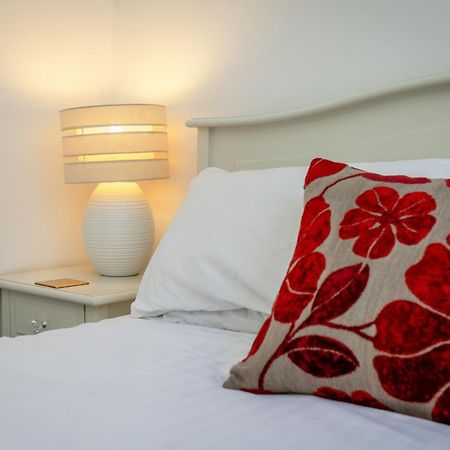Traditional 3 Bedroom Quiet Duplex Flat By High St, Trams And Buses - Just 1-5 Miles To Centre Edimburgo Esterno foto