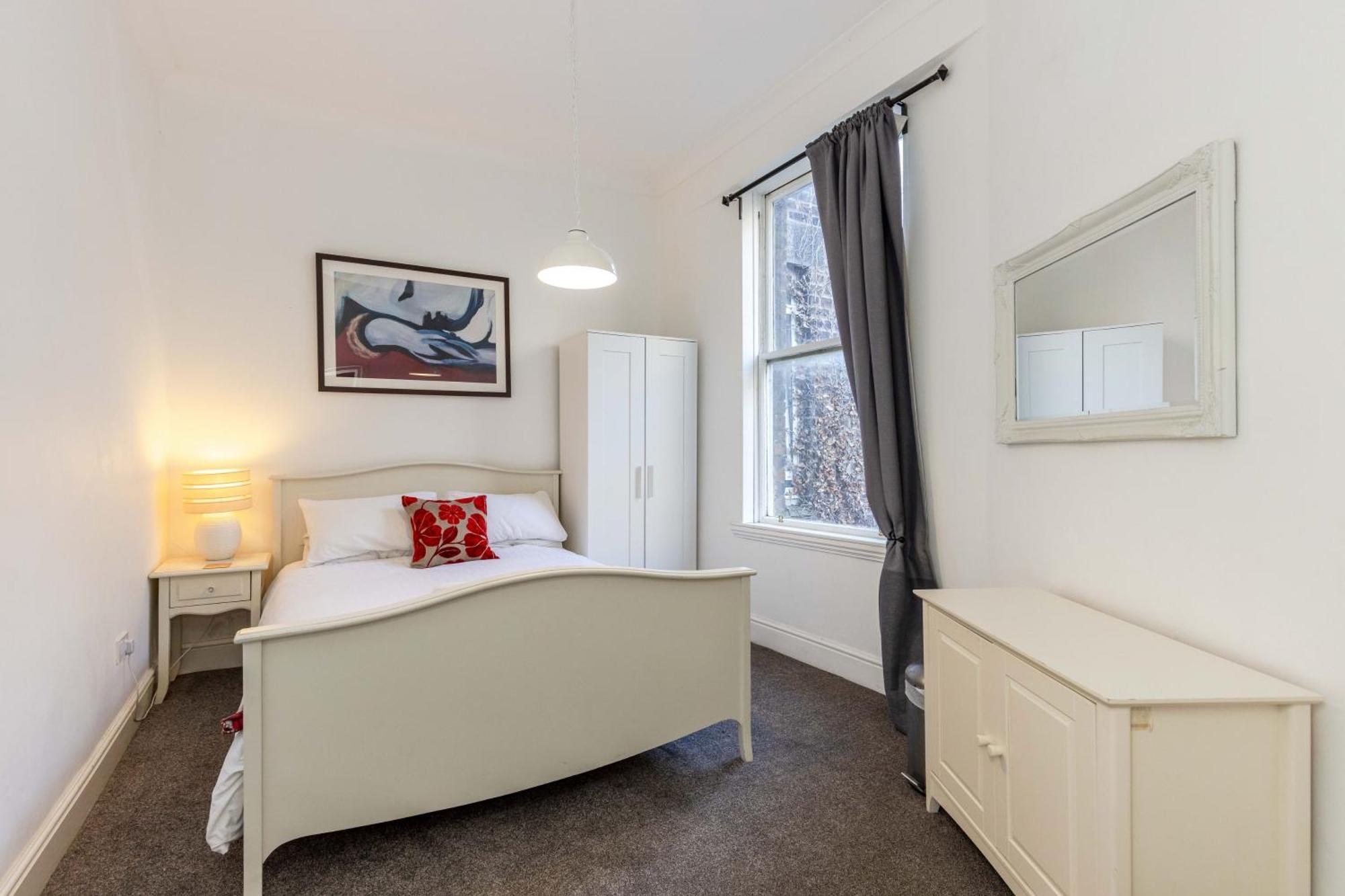 Traditional 3 Bedroom Quiet Duplex Flat By High St, Trams And Buses - Just 1-5 Miles To Centre Edimburgo Esterno foto